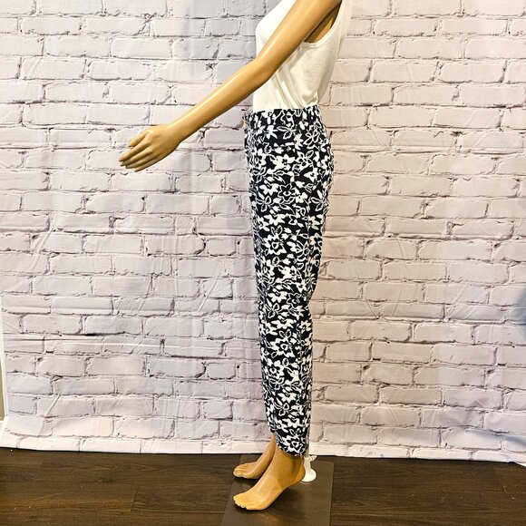 BANANA REPUBLIC, boyfriend cut blue and white floral jeans - Picture 4 of 8